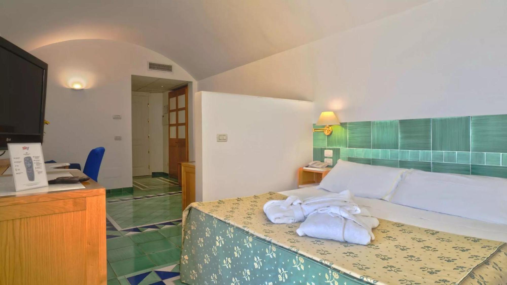 Grand Hotel San Pietro Trogir Exterior foto